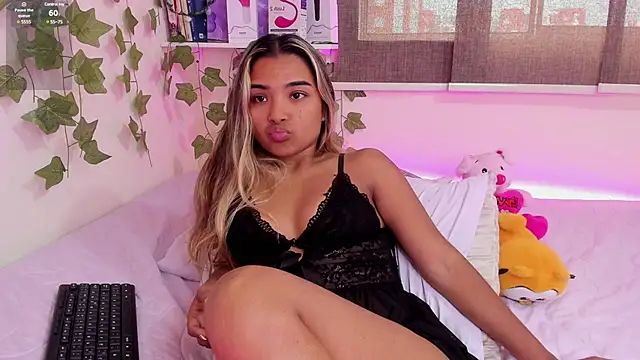 Snapshot of Annebull_ chatting on 02.13.25 Annebull online show from 02.13.25