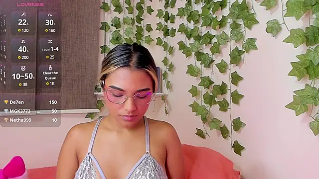 Snapshot of Annebull_ chatting on 03.07.25 Annebull online show from 03.07.25