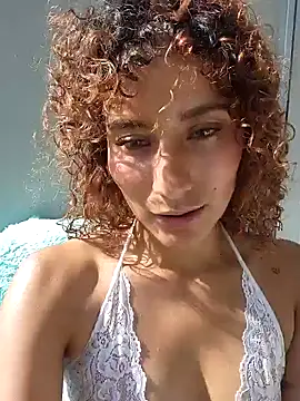 Snapshot of varenkaivanova_22 chatting on 12.18.24 varenkaivanova 22 online show from 12.18.24