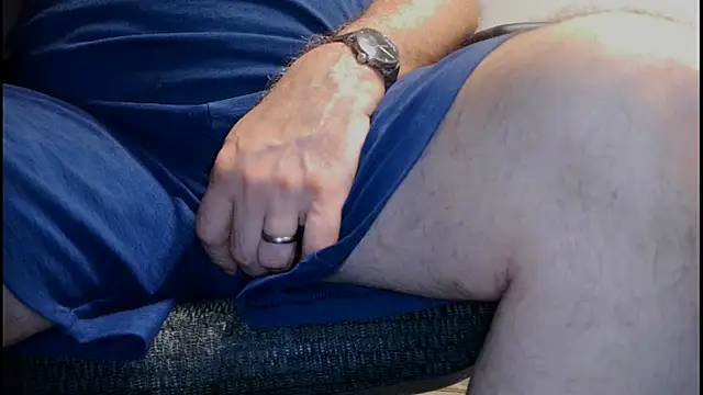 Snapshot of thickdaddy59 chatting on 06.11.26 thickdaddy59 online show from 06.11.26