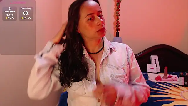 Snapshot of sara_florez1 chatting on 02.03.25 sara florez1 online show from 02.03.25