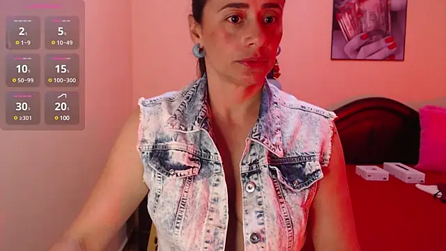 Snapshot of sara_florez1 chatting on 03.15.25 sara florez1 online show from 03.15.25