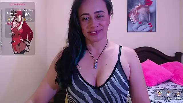 Snapshot of sara_florez1 chatting on 09.15.25 sara florez1 online show from 09.15.25