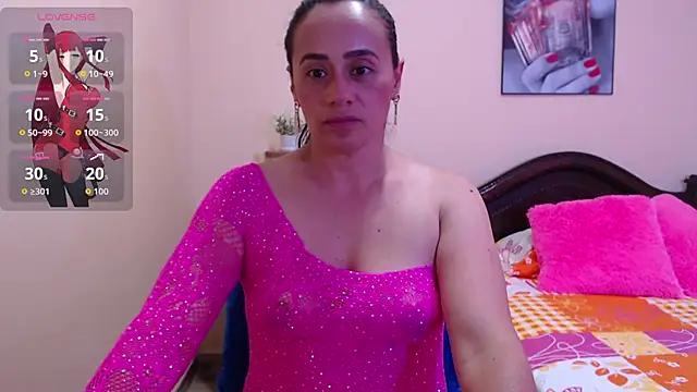 Snapshot of sara_florez1 chatting on 09.30.25 sara florez1 online show from 09.30.25