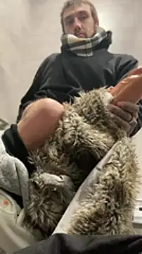 Snapshot of Fuckboy4public chatting on 12.20.24 Fuckboy4public online show from 12.20.24