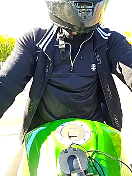 Snapshot of Fuckboy4public chatting on 10.03.25 Fuckboy4public online show from 10.03.25