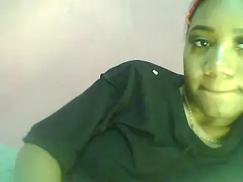 Snapshot of Fariana01 chatting on 12.11.24 Fariana01 online show from 12.11.24