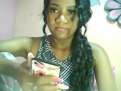 Snapshot of Fariana01 chatting on 01.06.25 Fariana01 online show from 01.06.25