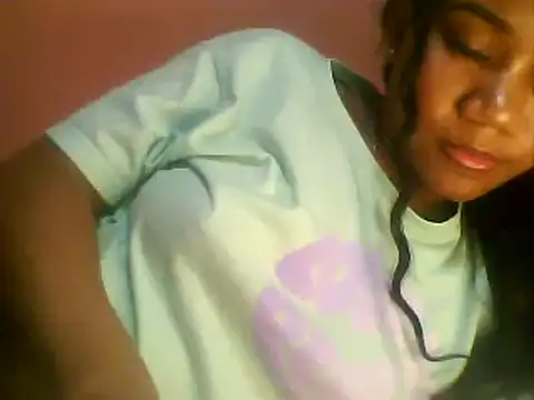 Snapshot of Fariana01 chatting on 01.08.25 Fariana01 online show from 01.08.25