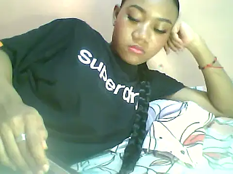 Snapshot of Fariana01 chatting on 02.08.25 Fariana01 online show from 02.08.25