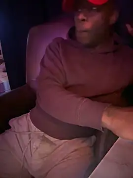 Snapshot of Bignc chatting on 11.11.25 Bignc online show from 11.11.25