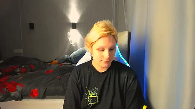 Snapshot of Kleo_Godde chatting on 10.22.25 Kleo Godde online show from 10.22.25