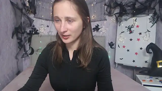 MichelLeee online show from 10.17.25