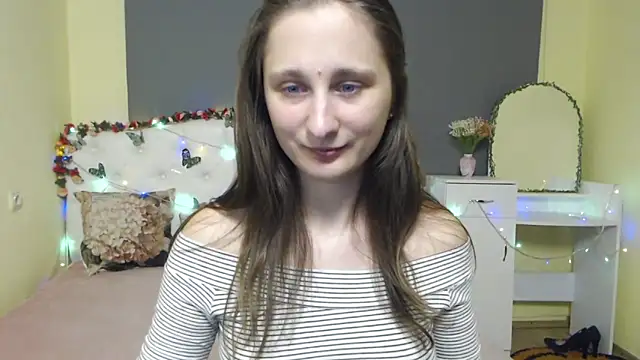Snapshot of MichelLeee chatting on 03.05.26 MichelLeee online show from 03.05.26