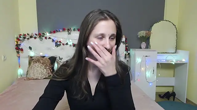 Snapshot of MichelLeee chatting on 03.18.26 MichelLeee online show from 03.18.26