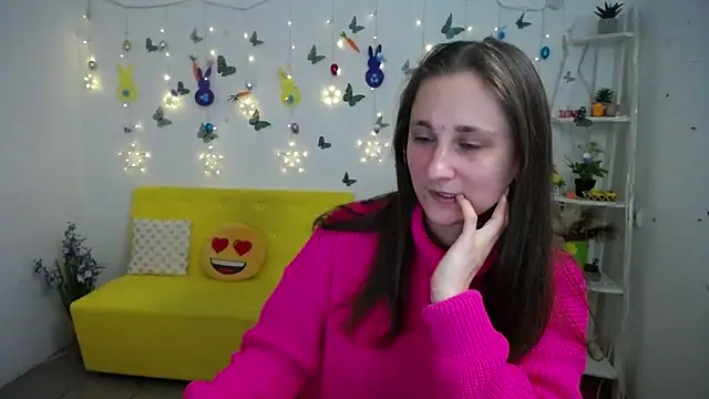 Snapshot of MichelLeee chatting on 04.10.26 MichelLeee online show from 04.10.26