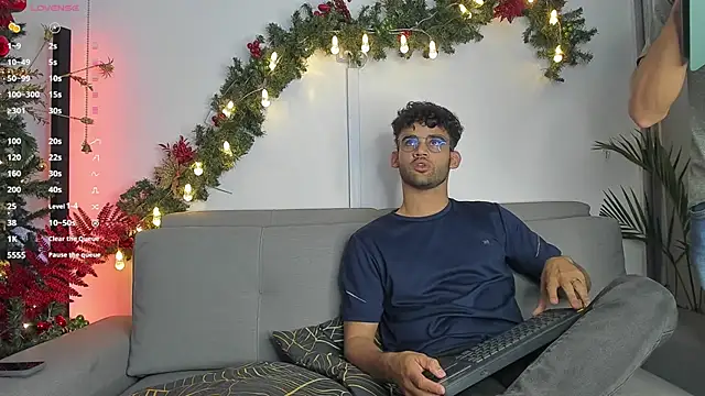 Snapshot of andrewChris_ chatting on 12.28.24 andrewChris  online show from 12.28.24