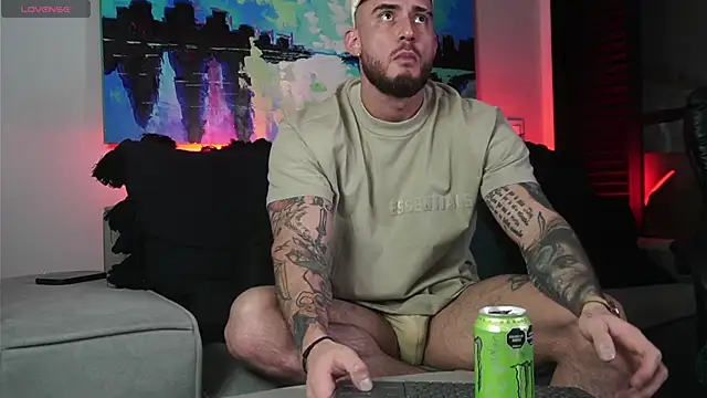 Snapshot of DimitriSullivan_ chatting on 01.26.25 DimitriSullivan online show from 01.26.25