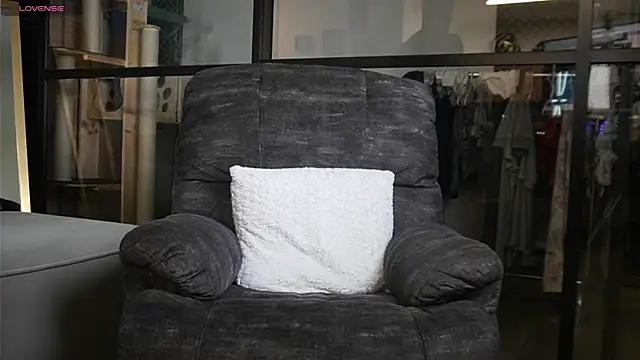 Snapshot of DimitriSullivan_ chatting on 02.02.25 DimitriSullivan online show from 02.02.25