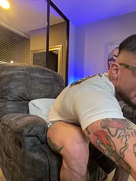 Snapshot of DimitriSullivan_ chatting on 02.23.25 DimitriSullivan online show from 02.23.25