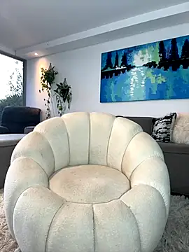 Snapshot of DimitriSullivan_ chatting on 09.19.25 DimitriSullivan online show from 09.19.25