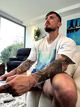 Snapshot of DimitriSullivan_ chatting on 10.03.25 DimitriSullivan online show from 10.03.25