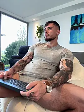 Snapshot of DimitriSullivan_ chatting on 10.05.25 DimitriSullivan online show from 10.05.25