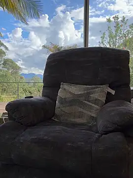 Snapshot of DimitriSullivan_ chatting on 10.23.25 DimitriSullivan online show from 10.23.25