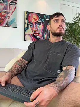 Snapshot of DimitriSullivan_ chatting on 10.31.25 DimitriSullivan online show from 10.31.25