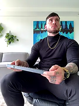 Snapshot of DimitriSullivan_ chatting on 11.05.25 DimitriSullivan online show from 11.05.25