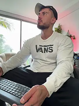 Snapshot of DimitriSullivan_ chatting on 12.05.25 DimitriSullivan online show from 12.05.25