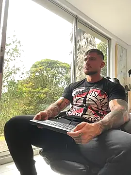 Snapshot of DimitriSullivan_ chatting on 12.16.25 DimitriSullivan online show from 12.16.25