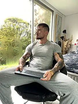 Snapshot of DimitriSullivan_ chatting on 01.15.26 DimitriSullivan online show from 01.15.26