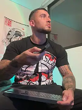 Snapshot of DimitriSullivan_ chatting on 05.25.26 DimitriSullivan online show from 05.25.26