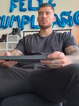 Snapshot of DimitriSullivan_ chatting on 06.18.26 DimitriSullivan online show from 06.18.26