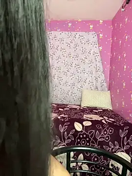 Snapshot of Velyn_18 chatting on 12.16.25 Velyn 18 online show from 12.16.25