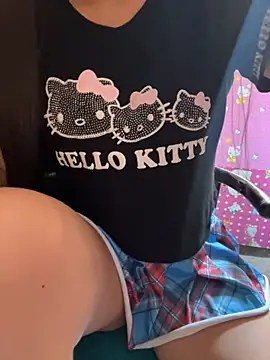 Snapshot of Velyn_18 chatting on 02.28.26 Velyn 18 online show from 02.28.26