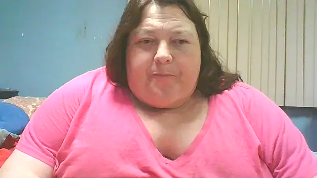 Snapshot of Honeybee2025 chatting on 12.15.24 Honeybee2025 online show from 12.15.24