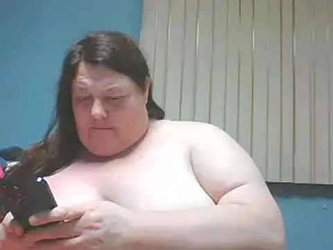 Snapshot of Honeybee2025 chatting on 01.11.25 Honeybee2025 online show from 01.11.25