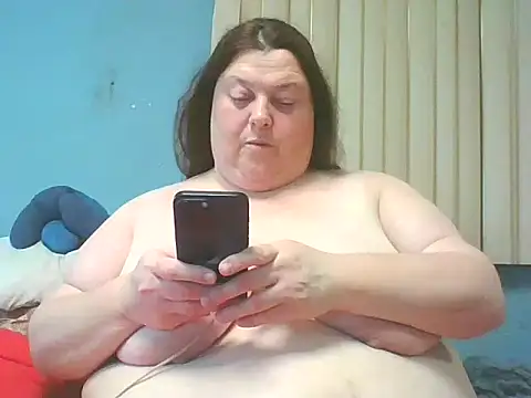 Snapshot of Honeybee2025 chatting on 02.10.25 Honeybee2025 online show from 02.10.25