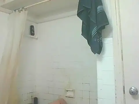 Snapshot of Honeybee2025 chatting on 02.17.25 Honeybee2025 online show from 02.17.25