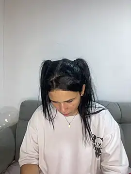 Leyna Kenet online show from 12.20.24