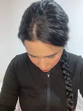 Leyna Kenet online show from 02.12.25