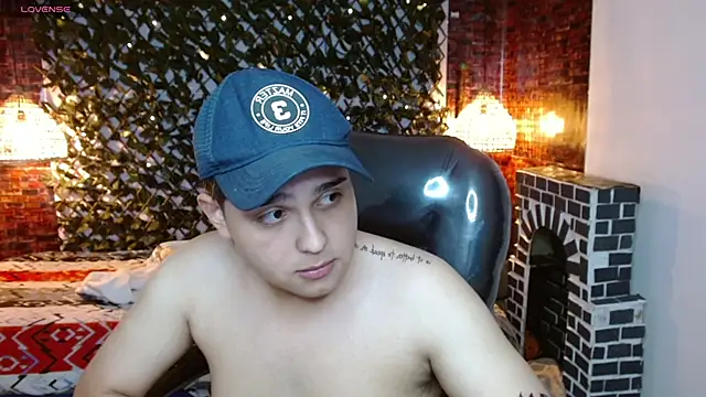 Snapshot of AndrewPherson chatting on 01.13.25 AndrewPherson online show from 01.13.25