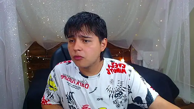 Snapshot of AndrewPherson chatting on 02.28.25 AndrewPherson online show from 02.28.25