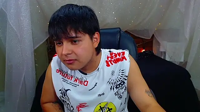 Snapshot of AndrewPherson chatting on 02.28.25 AndrewPherson online show from 02.28.25