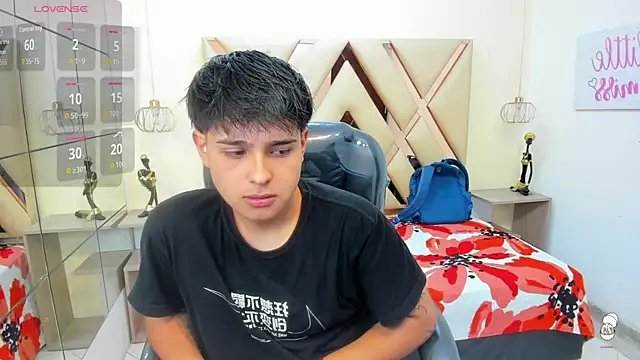 Snapshot of AndrewPherson chatting on 09.13.25 AndrewPherson online show from 09.13.25