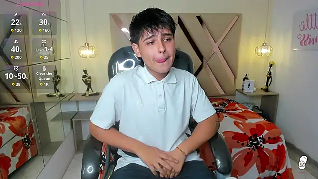 Snapshot of AndrewPherson chatting on 09.20.25 AndrewPherson online show from 09.20.25