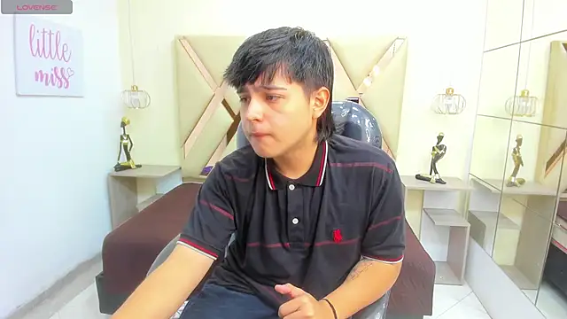 Snapshot of AndrewPherson chatting on 04.16.26 AndrewPherson online show from 04.16.26