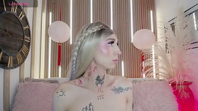 Aniie Doll online show from 01.10.26